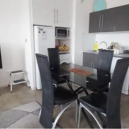 Prázdninový dům Le Diplomate Tramway Balcon Parking Et Wifi Bobigny