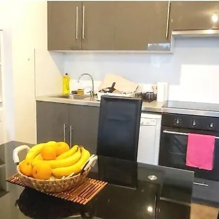 Le Diplomate Tramway Balcon Parking Et Wifi Bobigny