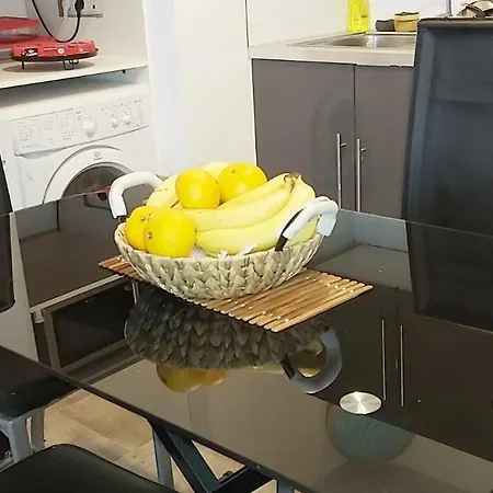 Le Diplomate Tramway Balcon Parking Et Wifi * Bobigny